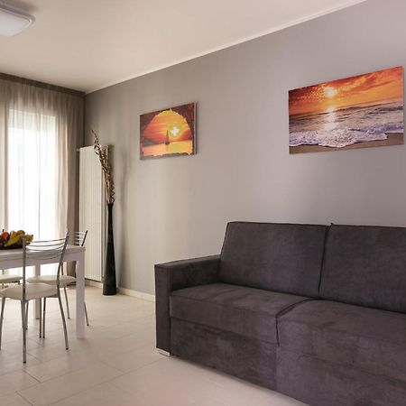 Residenza Riva Azzurra Aparthotel Rimini Exteriör bild