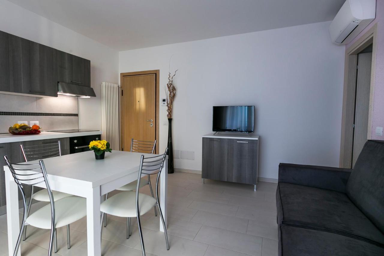 Residenza Riva Azzurra Aparthotel Rimini Exteriör bild